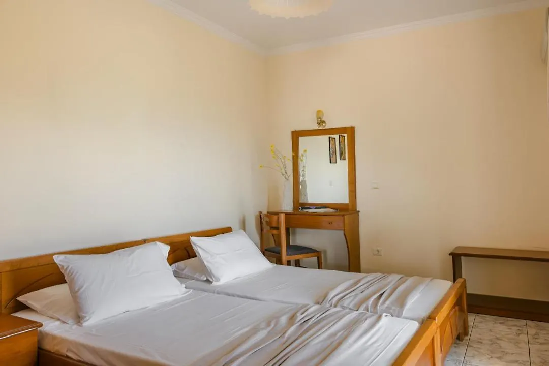 Kallithea Studios & Apartments Lakithra